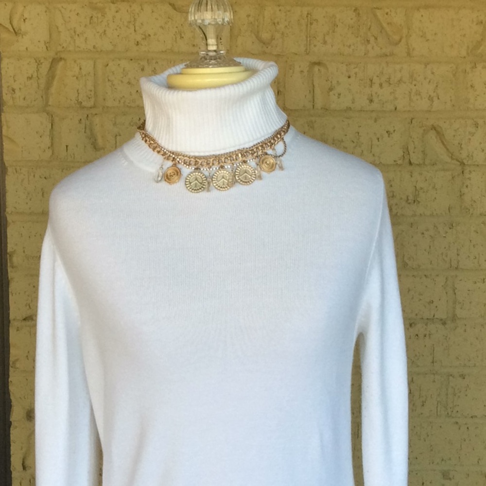 Gold tone Necklace